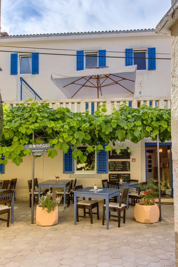 סוסק Hotel Sansegus מראה חיצוני תמונה